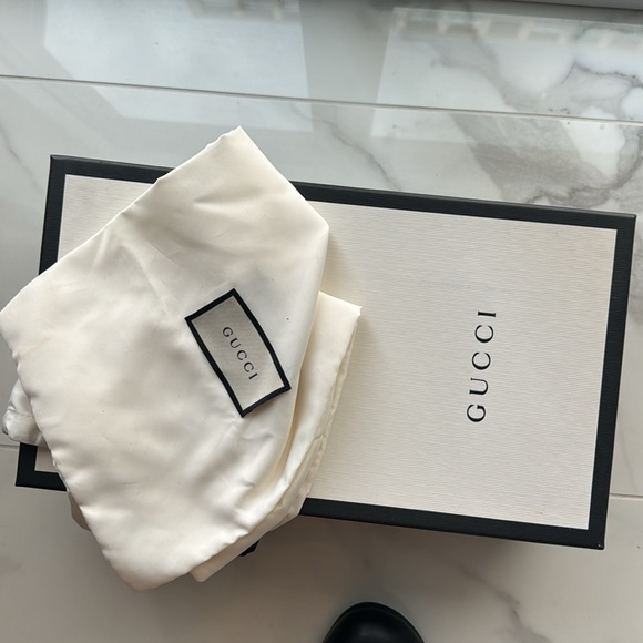 Authentic Gucci River Fur Leather Clogs Slippers Mules - Picture 5 of 5